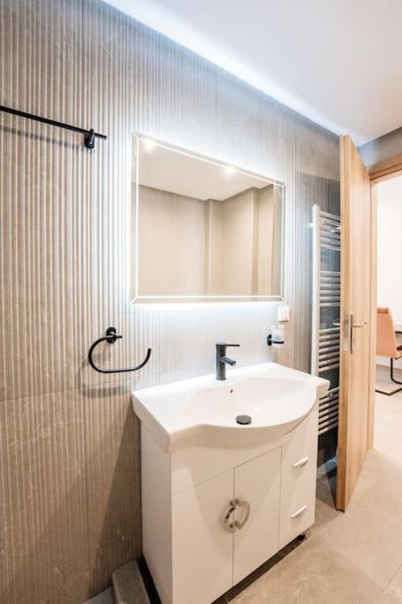 Comfy Apartment Near Acropolis Афины Экстерьер фото